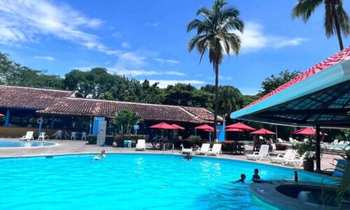 Bienvenidos a La Hostería Florida Tropical