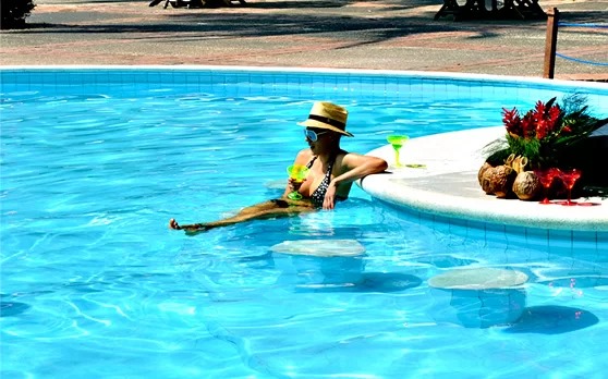 Persona disfrutando de planes de vacaciones para diciembre en antioquia